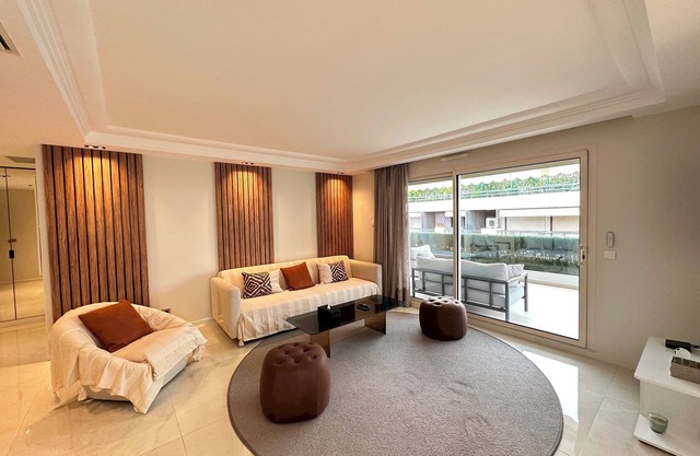 Viva Riviera Luxury Penthouse with Sea View