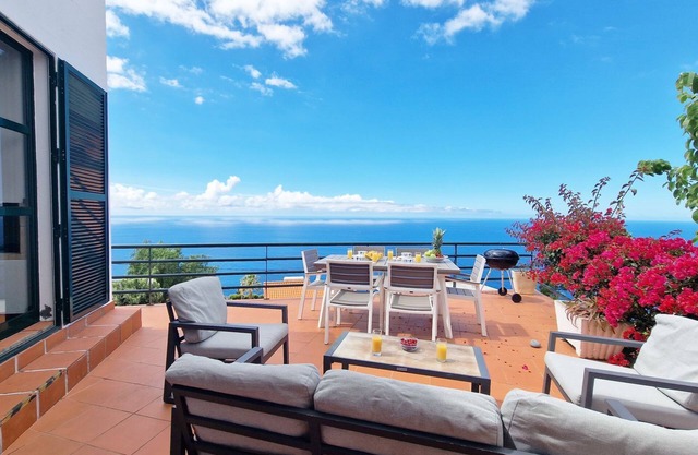 Vivenda da Esquina by LovelyStay