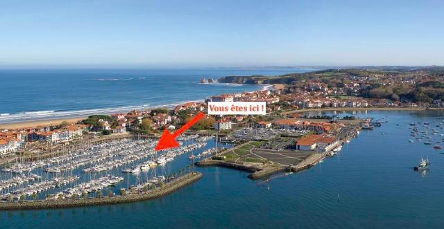 Voilier à quai 4 personnes - 2 mn à pieds grande plage