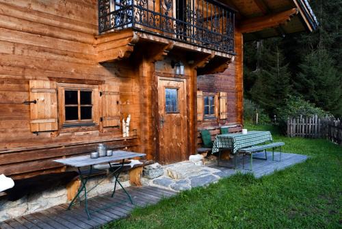 Vollholz Almhütte