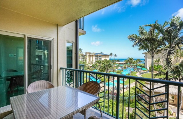 Waipouli Beach Resort D304 - 2 King Beds - Ocean View Suite with AC in Kapaa!