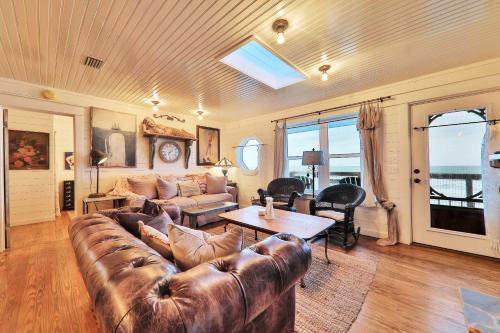 Wake Up to Waves - 3BR on the Sand