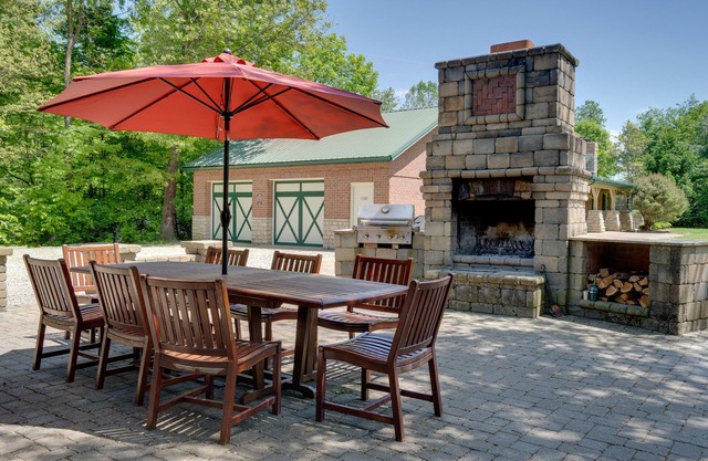 'Walhonding Woods' Secluded Farmland Retreat!