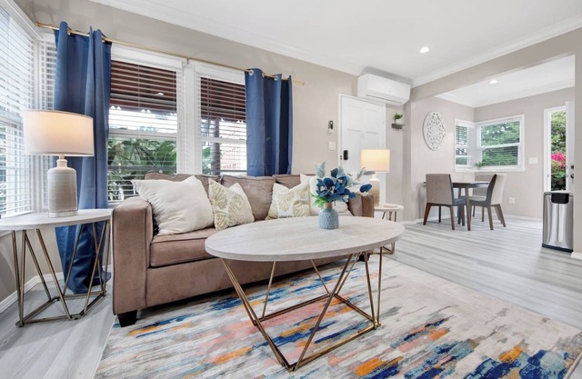 Walk to Americana | King Bed | High Speed WiFi