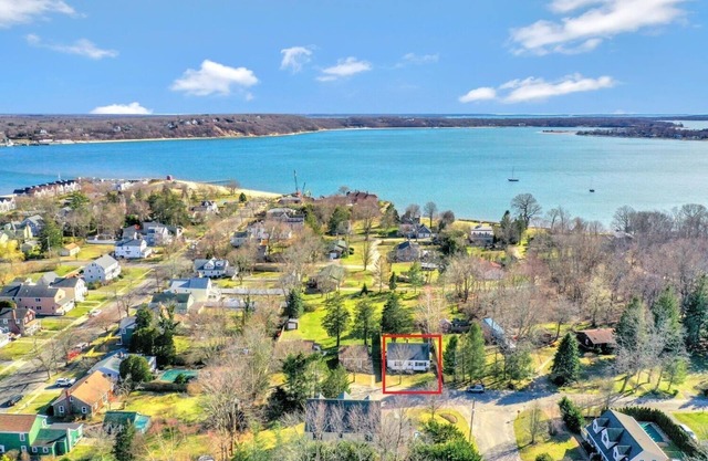 Walk to Beach and Greenport Village, Two King Beds