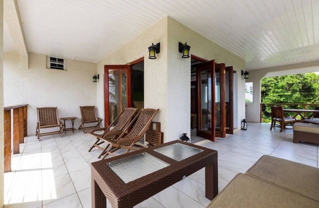 Walk to Beach Villa w/Stunning Ocean Views