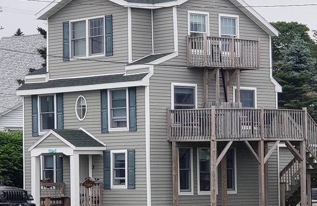 Walk to Campobello & beach/Weekly discount/Pets welcome/Water views/Fire pit