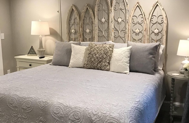 Walk to downtown Asheville from this newly renovated 1902 studio!