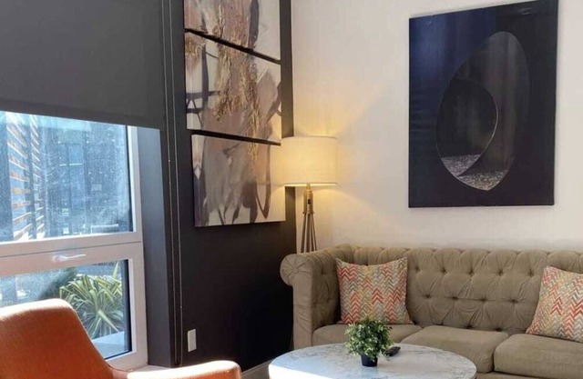 Walk to Forest Park | W&D + Parking + Pool + Gym