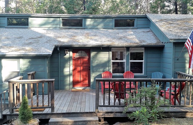 Walk to Lake from Renovated Twain Harte Cabin