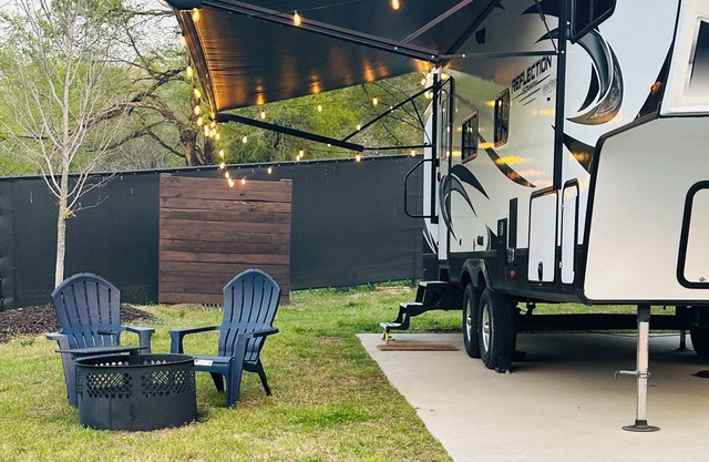 Walk to Oaklawn & Bathhouse Row in Downtown Hot Springs Luxury RV in Resort