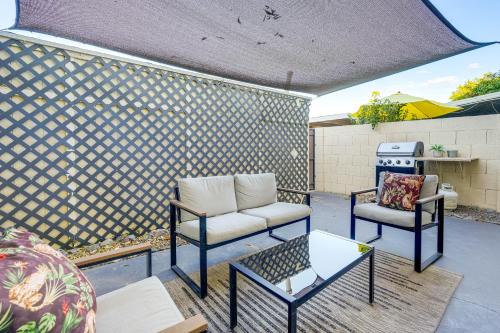 Walk to Old Town and Giants Stadium! Unit with Pool