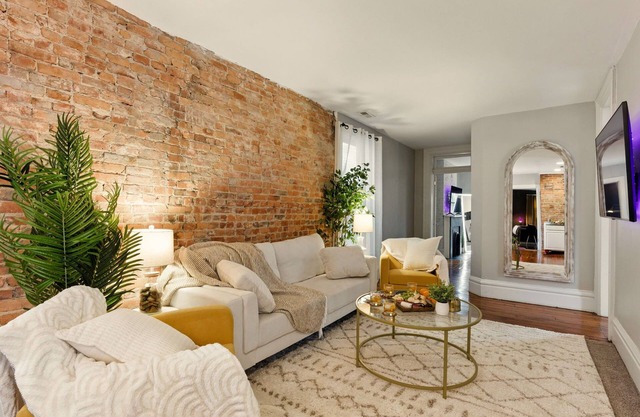 Walk to OSU/Short North ~ Free Parking ~ Fire Pit