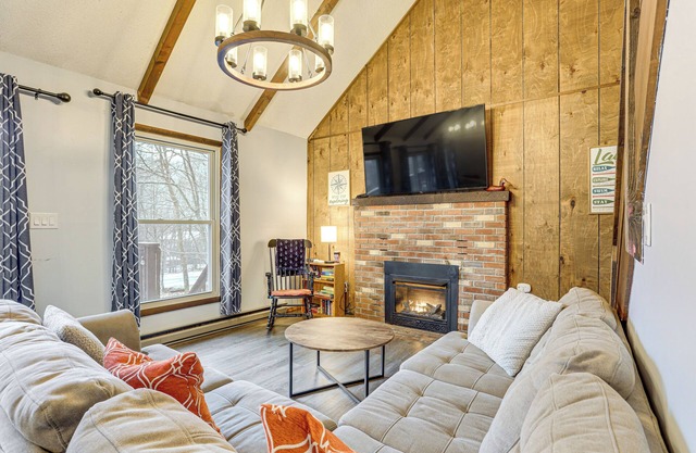 Walk to Roaming Woods Lake: Home w/Fire Pit!