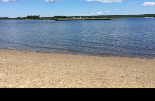 Walk to the beach! Kayaks Beach chairs, cooler use included!