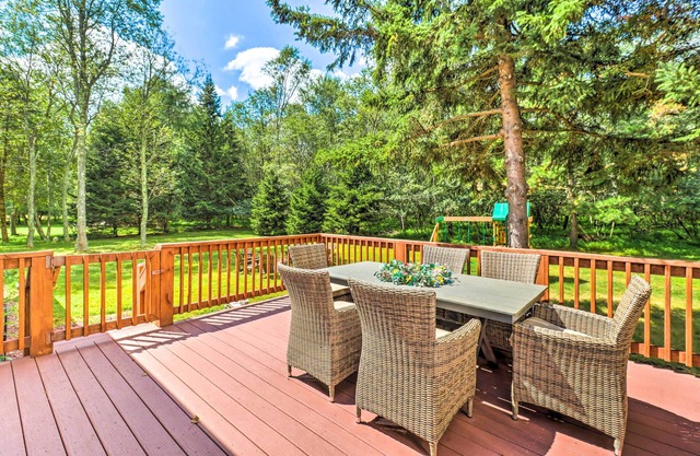 Walk to Wolf Run Lake: Cottage w/Furnished Deck