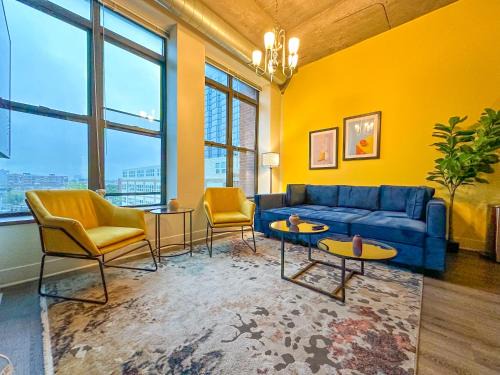 Walkable 2BR Apartment in Chicago South Loop with Optional Parking and Gym Access Near McCormick Place, Museum Campus & Lakefront