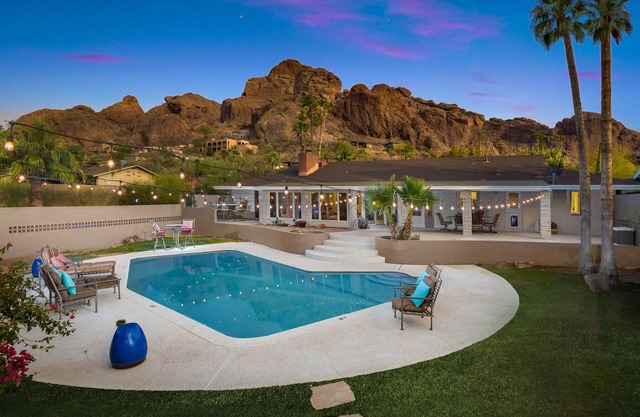 Wall Street Journal Featured 6 Bed - 5 Bath Lux Villa