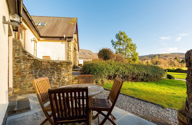 Walled Garden Mews 4 - a mews cottage that sleeps 6 guests in 2 bedrooms