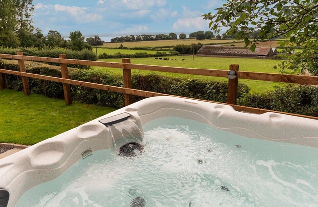 Wallhope Escape - sleeps 6 guests in 3 bedrooms