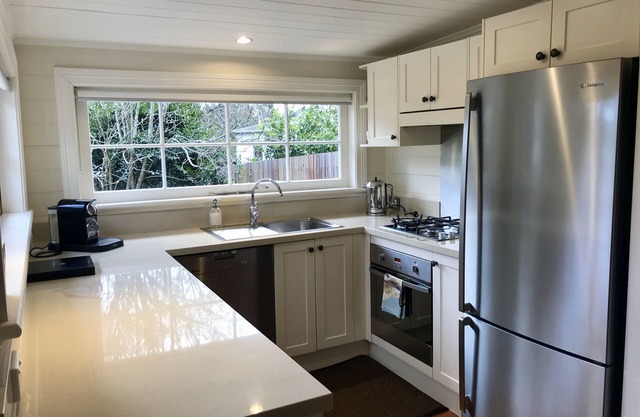 Walnut Cottage - Relaxing Country Charm