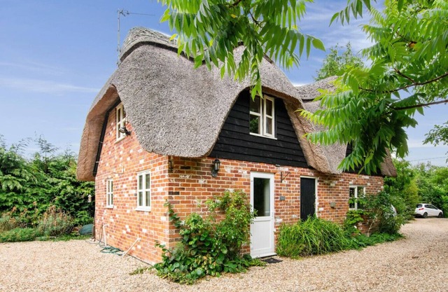 Walnut Tree Cottage near New Forest trails