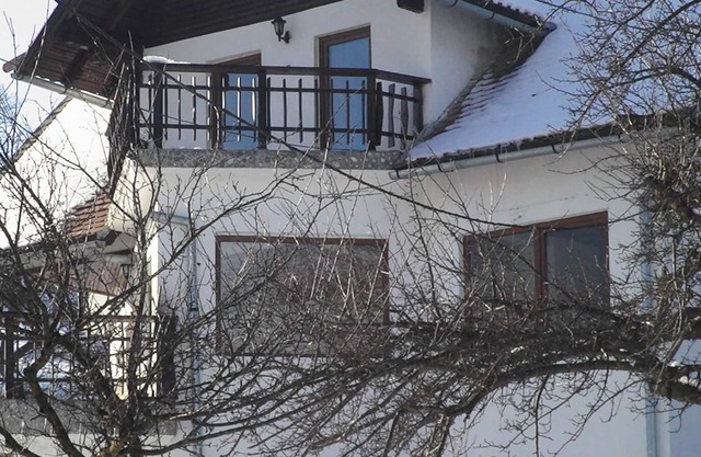Waltraud House walking distance of Bran Castle is 2,2km and 1km to ski slope