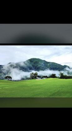 Wanderers inn- beautiful hills view
