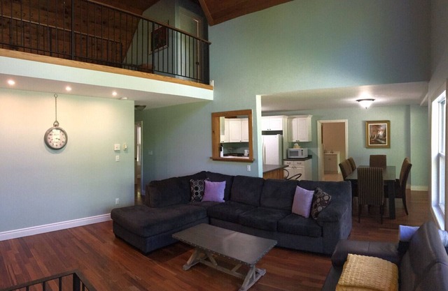 Wares Muskoka Lakes Estate (with sauna)