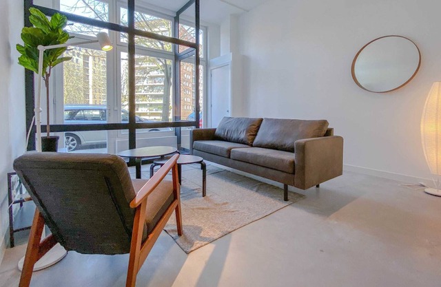 Warm 2 Bedroom Serviced Apartment 59m2 -LK21-