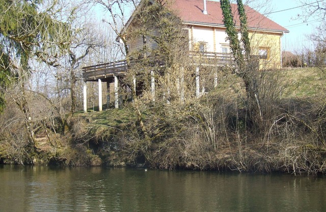 Warm cottage 3 bedrooms riverside