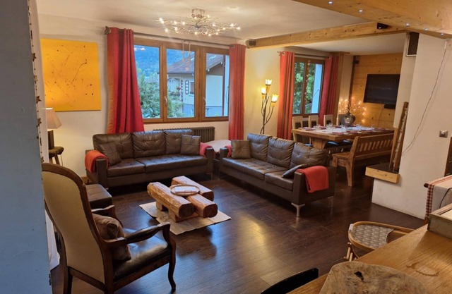 Warm, spacious house 10 minutes from the ski slopes or Lake Annecy