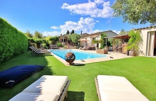 Warm summer Provencal villa, quiet, green, sunny, pisc/garden/jacu/petanque