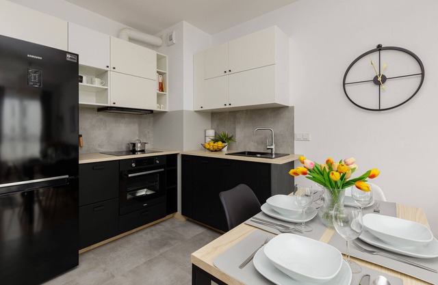 Warsaw Glebocka Apartment by Renters