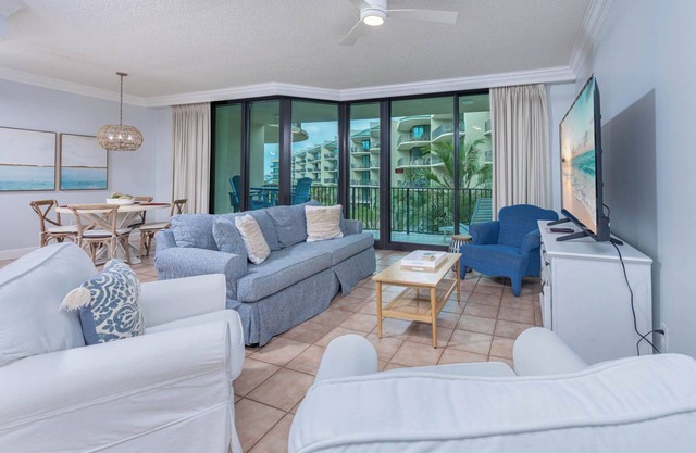 Watch Boats in the Bay! 2 Bedroom Condo in Orange Beach!