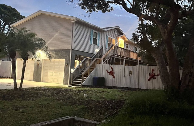 Water-front home with Gulf access, come stay at “El Logrado” at the Gulf