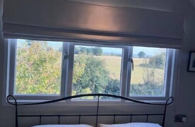 Water view, Cosy Peaceful Countryside Getaway Lodge