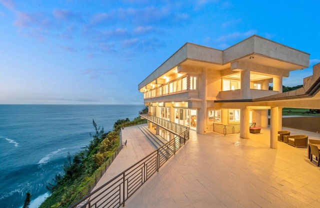 Waterfalling Estate: Oceanfront Luxury w/ Private Waterfall, Pool & More!