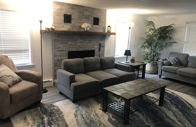 Waterfront 5BR/3 bath in Camp Ellis!