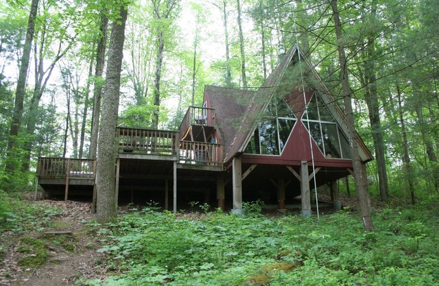 Waterfront A Frame w/Private Dock, 2 Kayaks, 1 Canoe + Hot Tub!