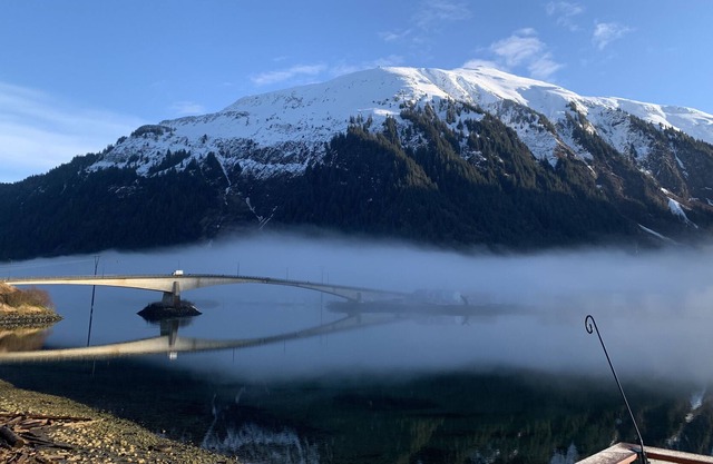 Waterfront apartment - minutes from the Whale Walk & Downtown Juneau!