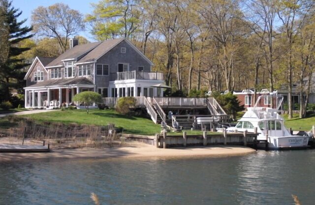 Waterfront Charmer with boat slip on idyllic Shelter Island for summer rental
