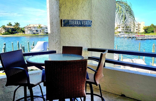 Waterfront condo completly remodeled in great location