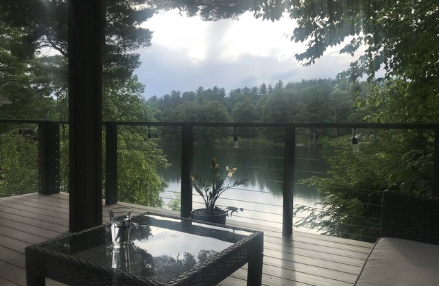 Waterfront Escape +dock +kayaks +firepit +fireplace +games