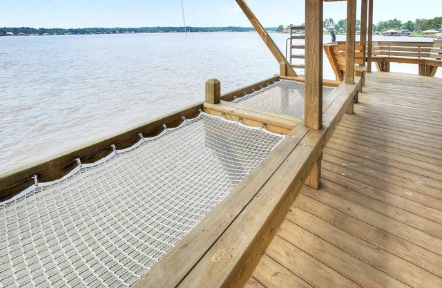 Waterfront Estate with fenced yard! 5BR/5Full, 2 half baths