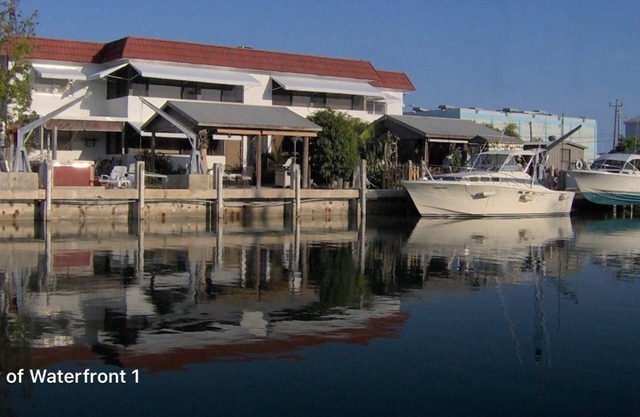 Waterfront Florida Keys Marathon/Sombrero Beach with dock Duplex