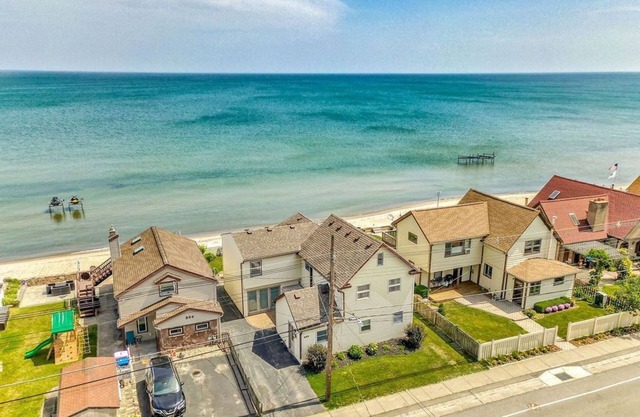 Waterfront Home on Lake Ontario with 50' of Sandy Beach!
