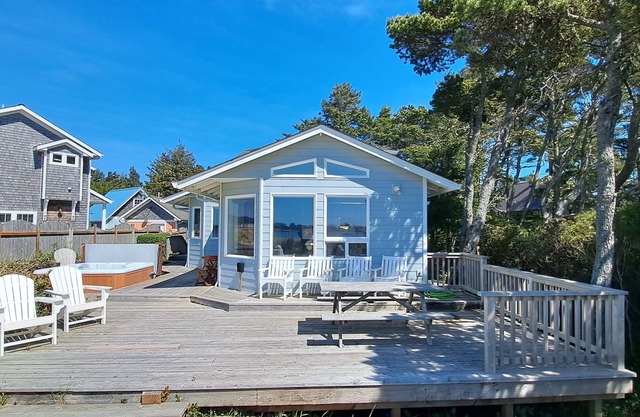 Waterfront | Hot Tub | Kayaks | Crab Traps | 3~Kings