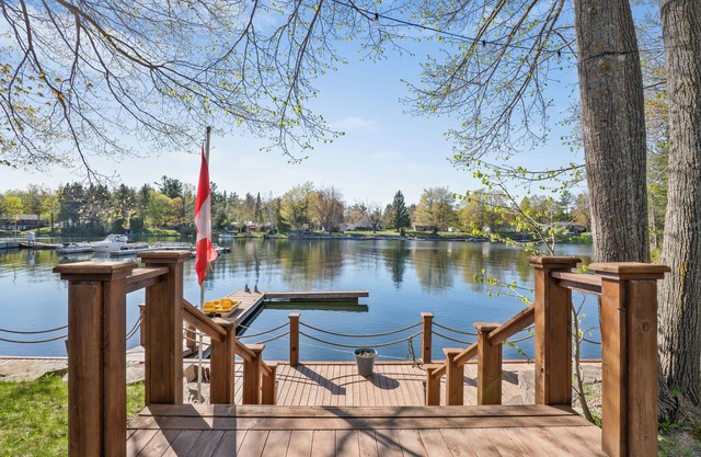 Waterfront Kawartha Cottage | Cozy Private Retreat