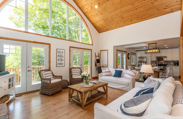 Waterfront Lake House On Beautiful Three Mile Lake